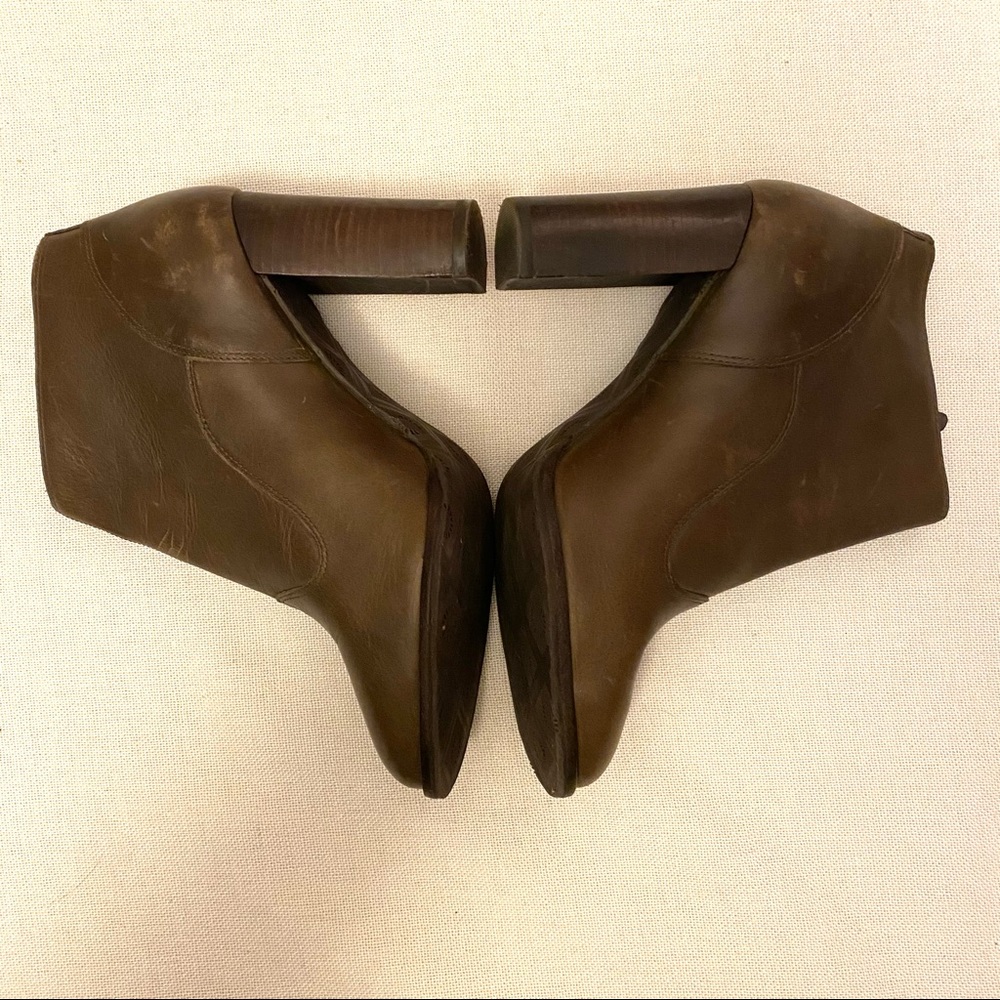 UGG Dolores Boots - Picture 6 of 14
